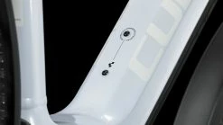 Cube Reaction Hybrid Pro 750 Allroad Flashwhite´n´black -Vélo Électrique Soldes Magasin Reaction Hybrid Pro 750 Allroad flashwhite n black 634163 4