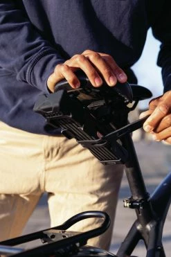 Abus SH-SF Adaptateur Pour Fixation De Selle, Housse De Pluie Incluse 11 Abus SH-SF Adaptateur Pour Fixation De Selle, Housse De Pluie Incluse -Vélo Électrique Soldes Magasin abus 67866 20113931 SH SF Adapter fur Sattelbefestigung inkl Regenuberzug 4