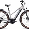 Cube Touring Hybrid Pro 500 Lady Pearlysilver'n'black 2 Cube Touring Hybrid Pro 500 Lady Pearlysilver'n'black -Vélo Électrique Soldes Magasin cube 631111 20118993 Touring Hybrid Pro 500 Lady pearlysilver n black 1