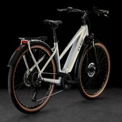Cube Touring Hybrid Pro 500 Lady Pearlysilver'n'black -Vélo Électrique Soldes Magasin cube 631111 20118993 Touring Hybrid Pro 500 Lady pearlysilver n black 2